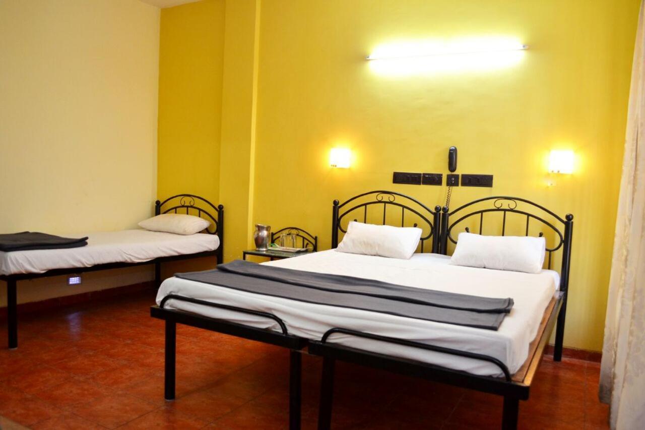 Royal Hills Hotel Pune Bagian luar foto