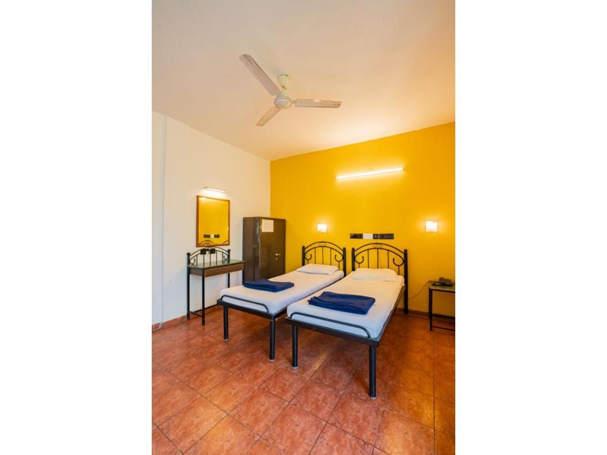 Royal Hills Hotel Pune Bagian luar foto