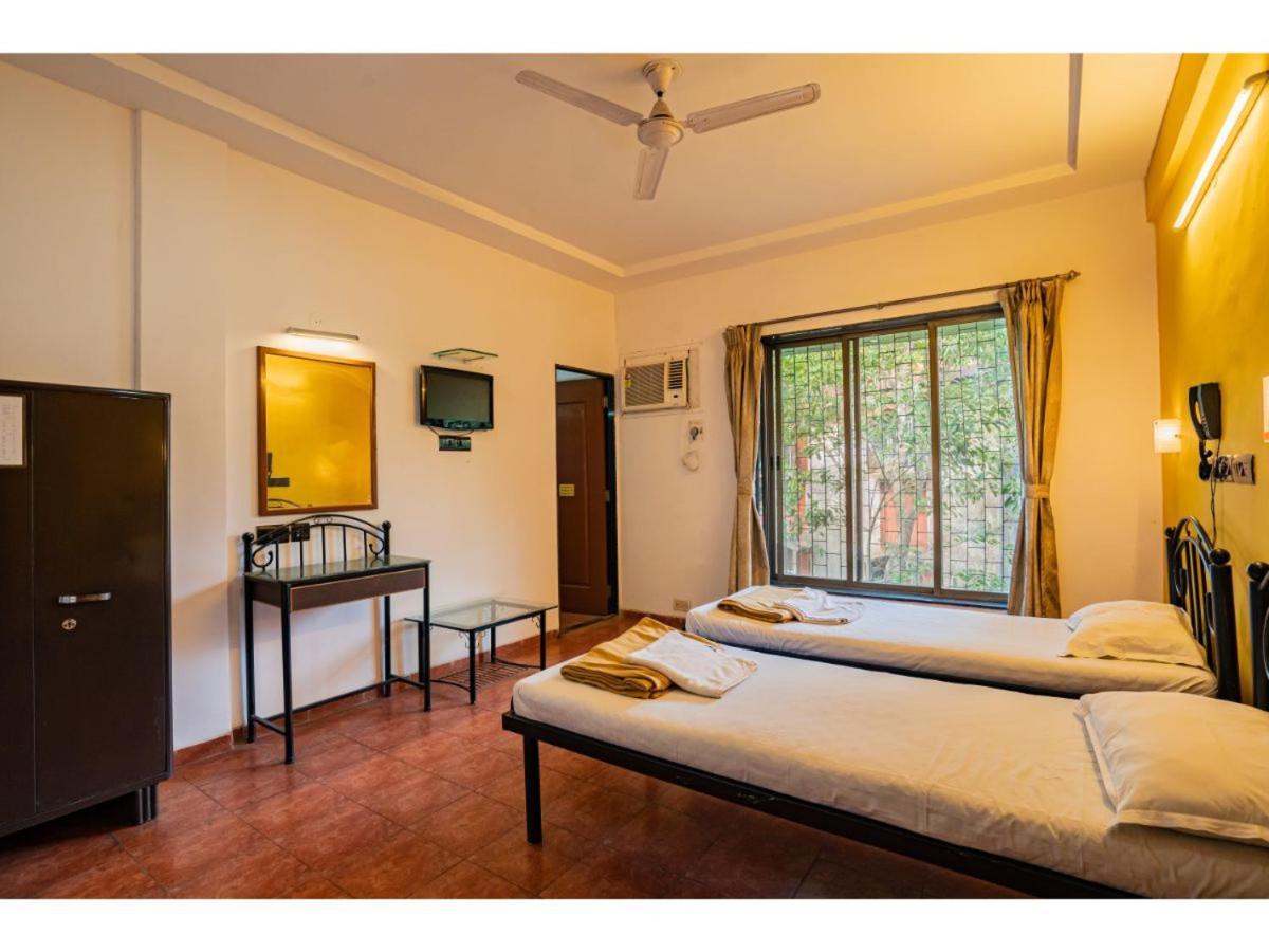 Royal Hills Hotel Pune Bagian luar foto